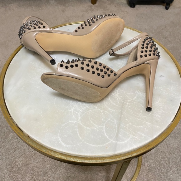Sz 11 Taupe Studded Pumps - Picture 9 of 16